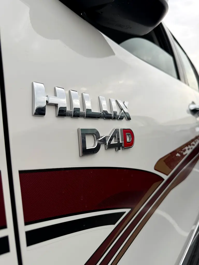 TOYOTA Hilux 4*4 Diesel 2.8 - Image 14