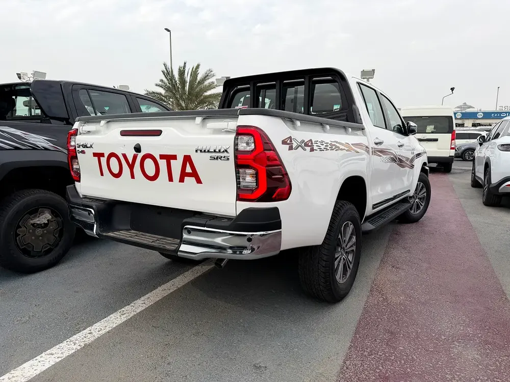 TOYOTA Hilux 4*4 Diesel 2.8 - Image 6