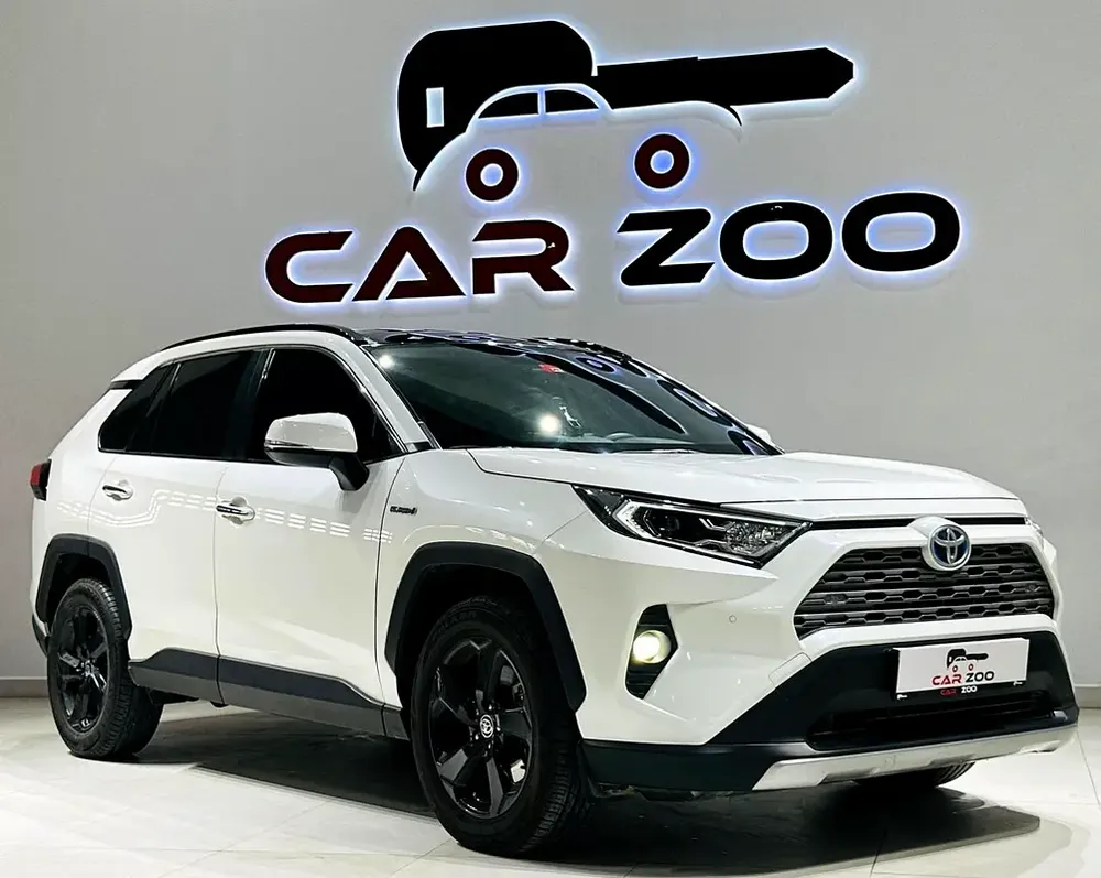 Toyota RAV4/2023/VXR Hybrid/Under Warranty/Al Futtaim - Image 11