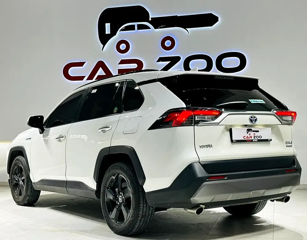 Toyota RAV4/2023/VXR Hybrid/Under Warranty/Al Futtaim - Image 5