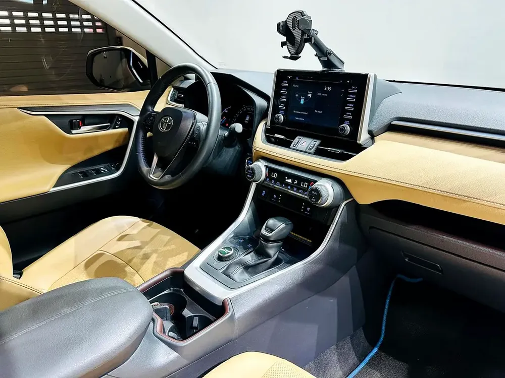 Toyota RAV4/2023/VXR Hybrid/Under Warranty/Al Futtaim - Image 7