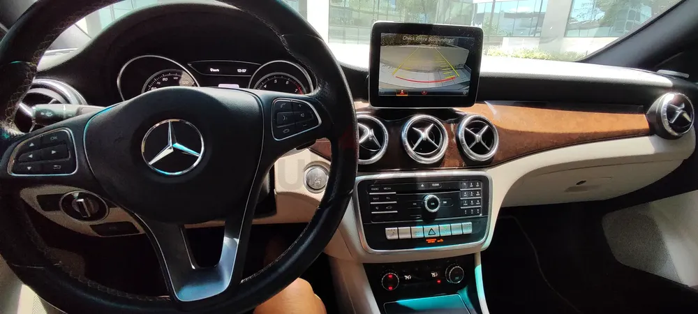 Mercedes-Benz CLA 250 - 2017 Lady driven nice Condition - European Specs - Image 8