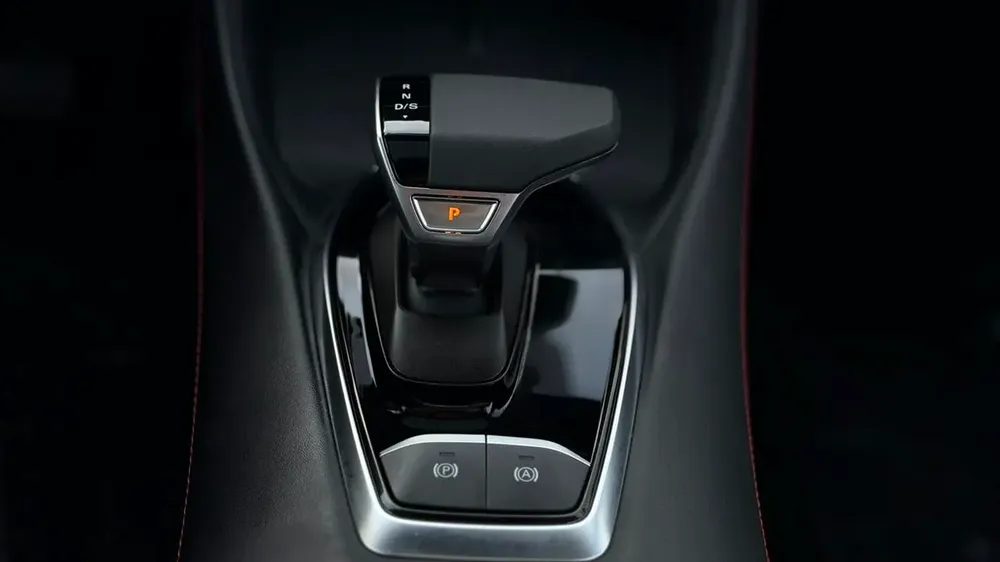 MG MG5 Luxury 2025 - Brand New - Image 16