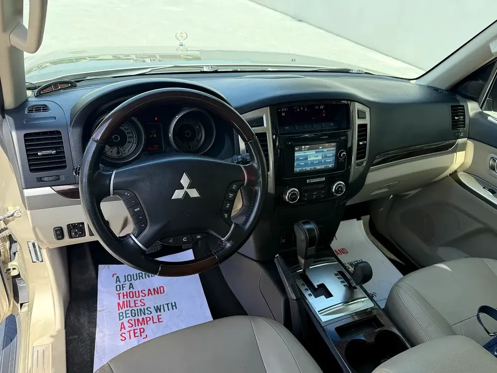 2016 Mitsubishi pajero GLS Top spec 3.8 Expat owner with full Service records exceptional condition - Image 9