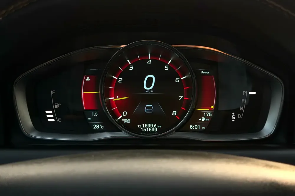 Volvo Service History / Accident Free / 2 Keys | Volvo XC60 T5 R-Design 2014 GCC Specification - Image 17