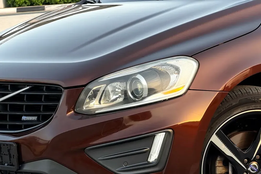 Volvo Service History / Accident Free / 2 Keys | Volvo XC60 T5 R-Design 2014 GCC Specification - Image 6