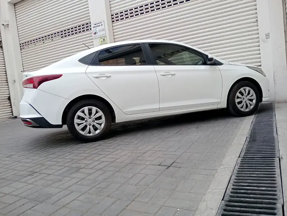 Hyundai accent 2022 1.6 gcc accident free single owner - Image 13