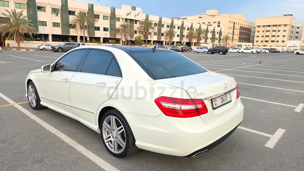 Mercedes E 500 AMG Full Option Model 2010 GCC Specs Well Maintained - Image 16