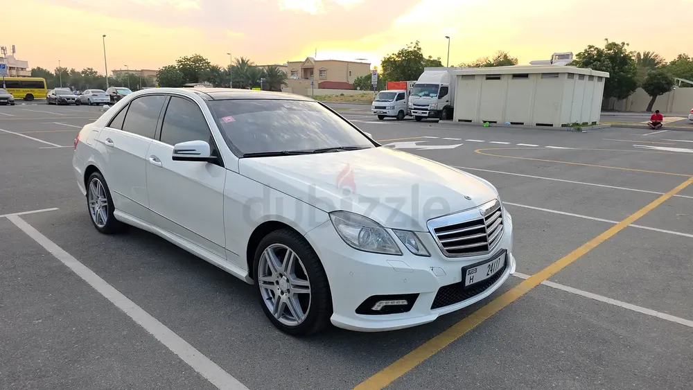 Mercedes E 500 AMG Full Option Model 2010 GCC Specs Well Maintained - Image 18