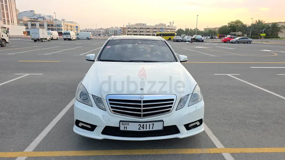 Mercedes E 500 AMG Full Option Model 2010 GCC Specs Well Maintained - Image 19