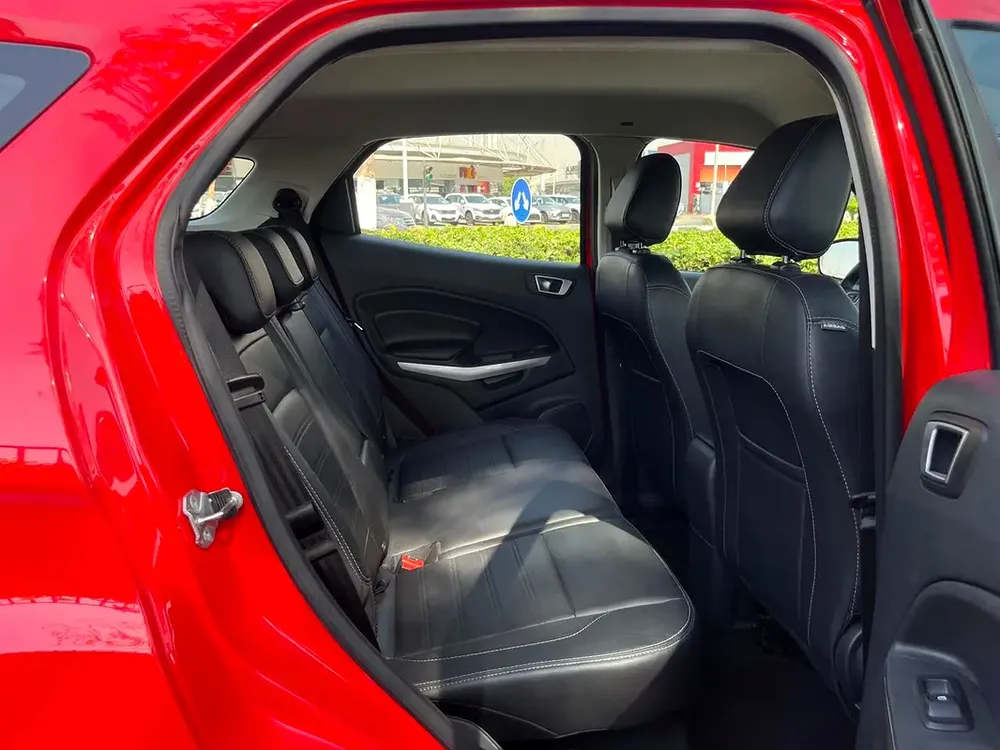 UNLIMITED MILEAGE WARRANTY / TITANIAM + CRUISE CONTROL + NAVIGATION + PUSH START + CAR PLAY - Image 8