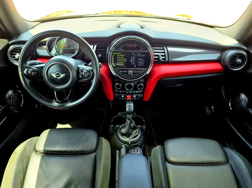 2015 MINI Cooper | GCC Specs | Excellent Condition | Well Maintained - Image 10