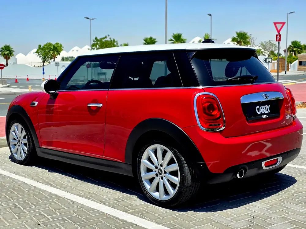 2015 MINI Cooper | GCC Specs | Excellent Condition | Well Maintained - Image 8