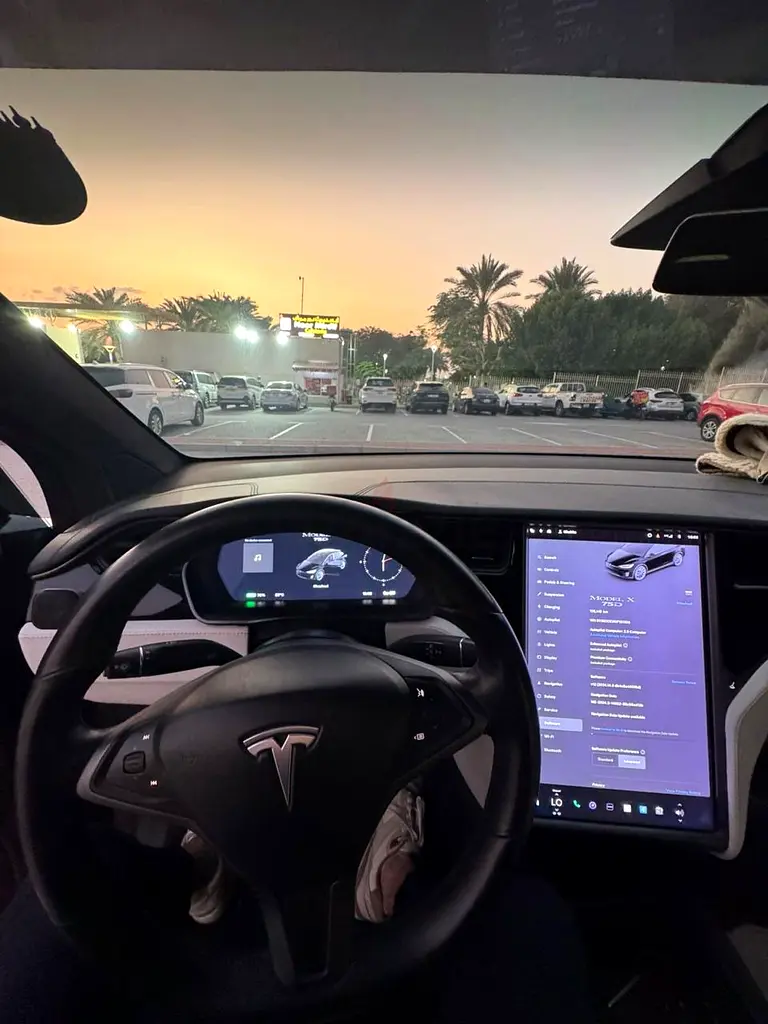 Tesla Model X 75D 2018 GCC Specs - Low Mileage  Pristine Condition - Image 12