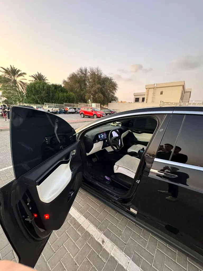 Tesla Model X 75D 2018 GCC Specs - Low Mileage  Pristine Condition - Image 8