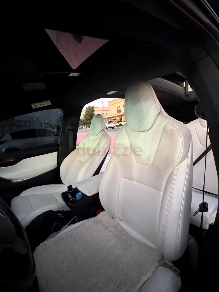 Tesla Model X 75D 2018 GCC Specs - Low Mileage  Pristine Condition - Image 9
