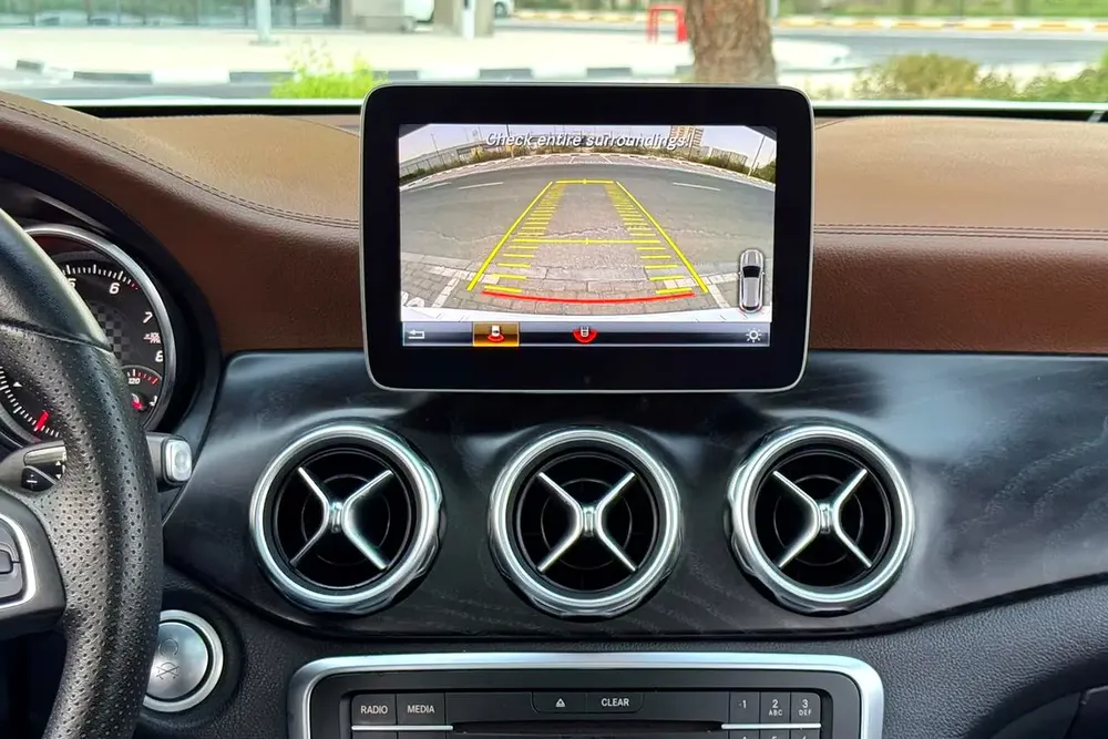 Mercedes-Benz GLA250 4Matic 2020 / 2.0L - 4 Cylinder Turbo / Single Owner / 2 Keys / GCC Spec - Image 15
