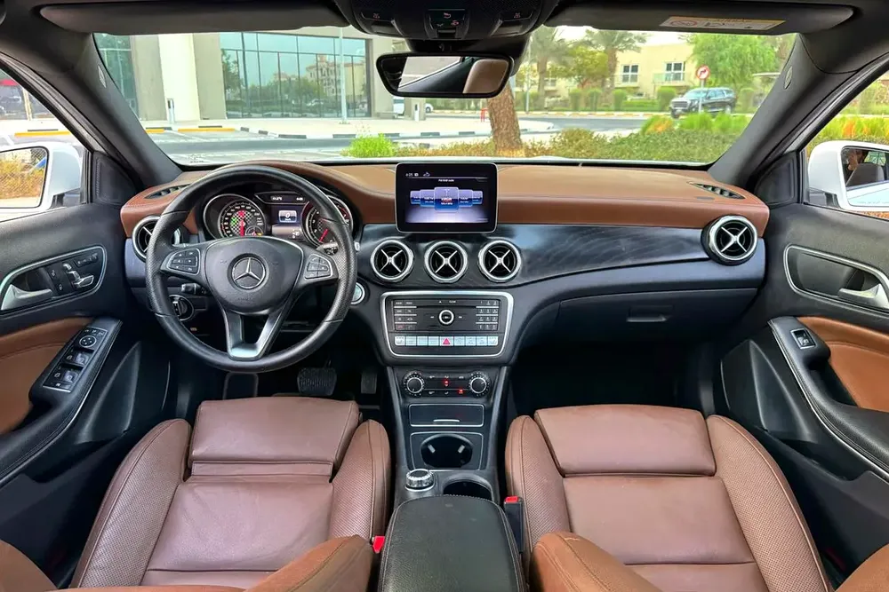 Mercedes-Benz GLA250 4Matic 2020 / 2.0L - 4 Cylinder Turbo / Single Owner / 2 Keys / GCC Spec - Image 8