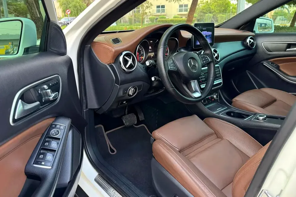 Mercedes-Benz GLA250 4Matic 2020 / 2.0L - 4 Cylinder Turbo / Single Owner / 2 Keys / GCC Spec - Image 9