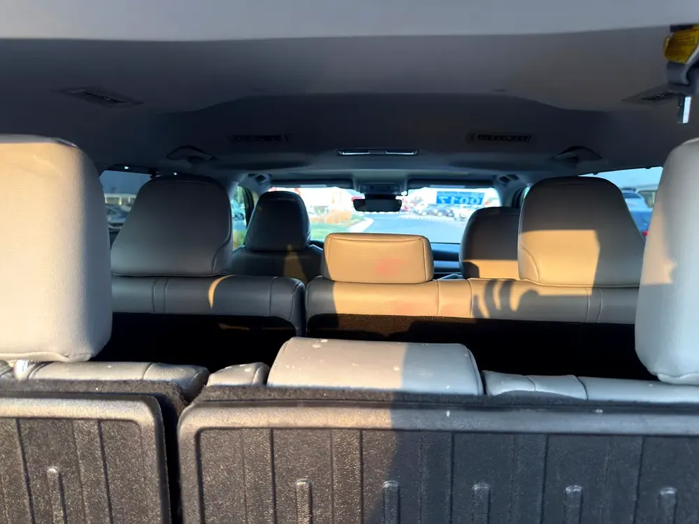 2022 Toyota Highlander XLE hybrid - Image 13