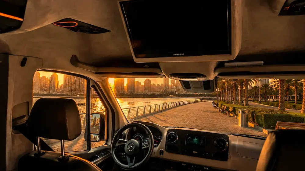 Mercedes-Benz Sprinter 519 CDI 2020 GCC Specs - Luxury Commercial Van - Image 8