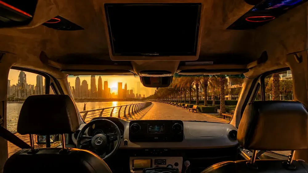 Mercedes-Benz Sprinter 519 CDI 2020 GCC Specs - Luxury Commercial Van - Image 9