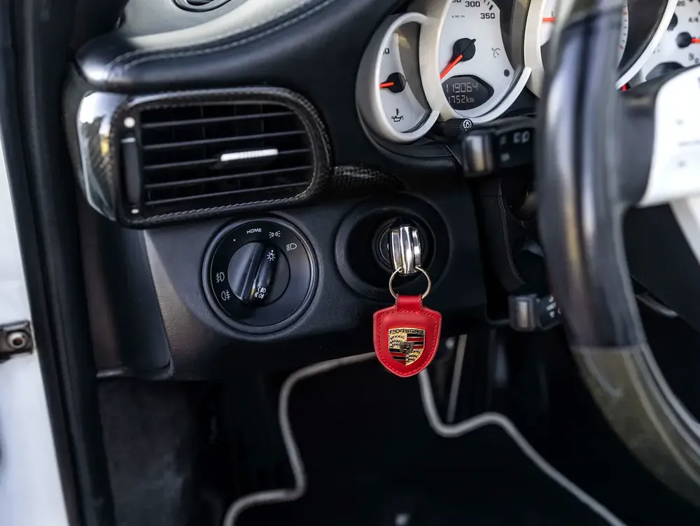PORSCHE 911 TURBO CABRIOLET | GCC SPEC | FULL AGENCY SERVICE HISTORY - Image 14