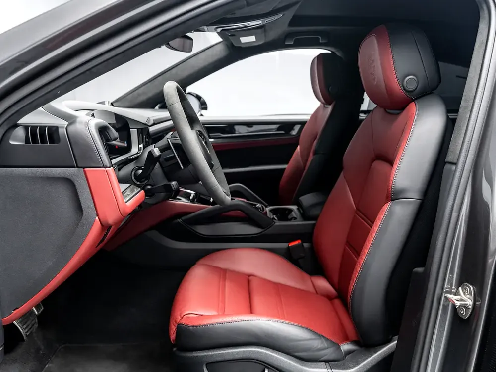 SUMMER STARTS NOW | EXCLUSIVE DEAL BY BLACKLINE, January 2027 Porsche Warranty, Low KMs, GCC - Image 10