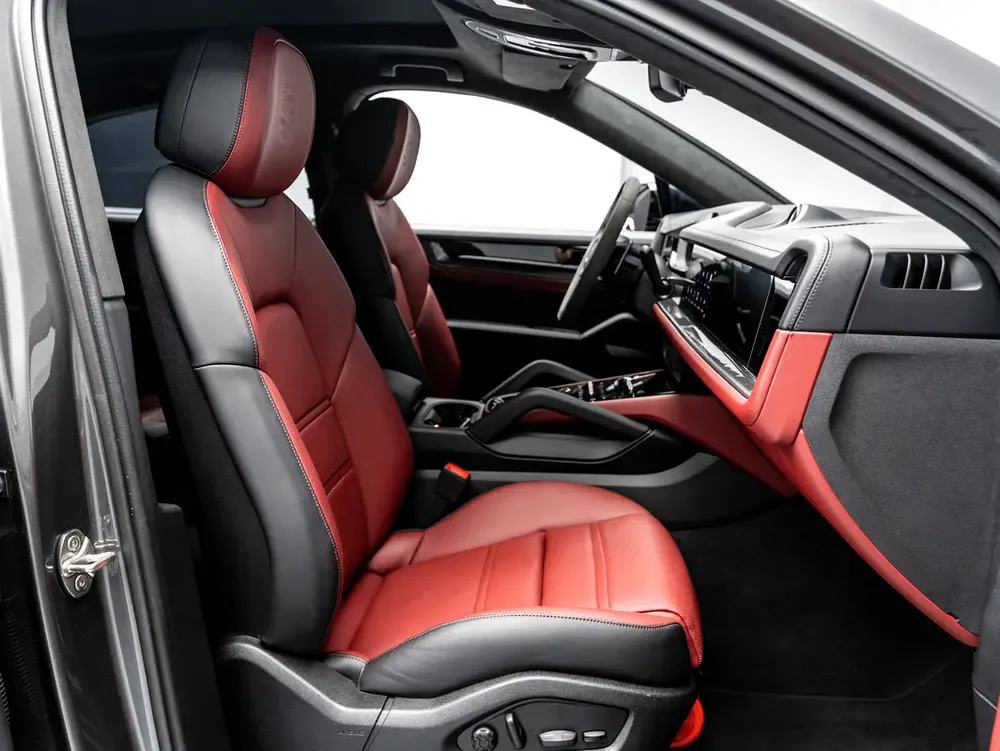 SUMMER STARTS NOW | EXCLUSIVE DEAL BY BLACKLINE, January 2027 Porsche Warranty, Low KMs, GCC - Image 9