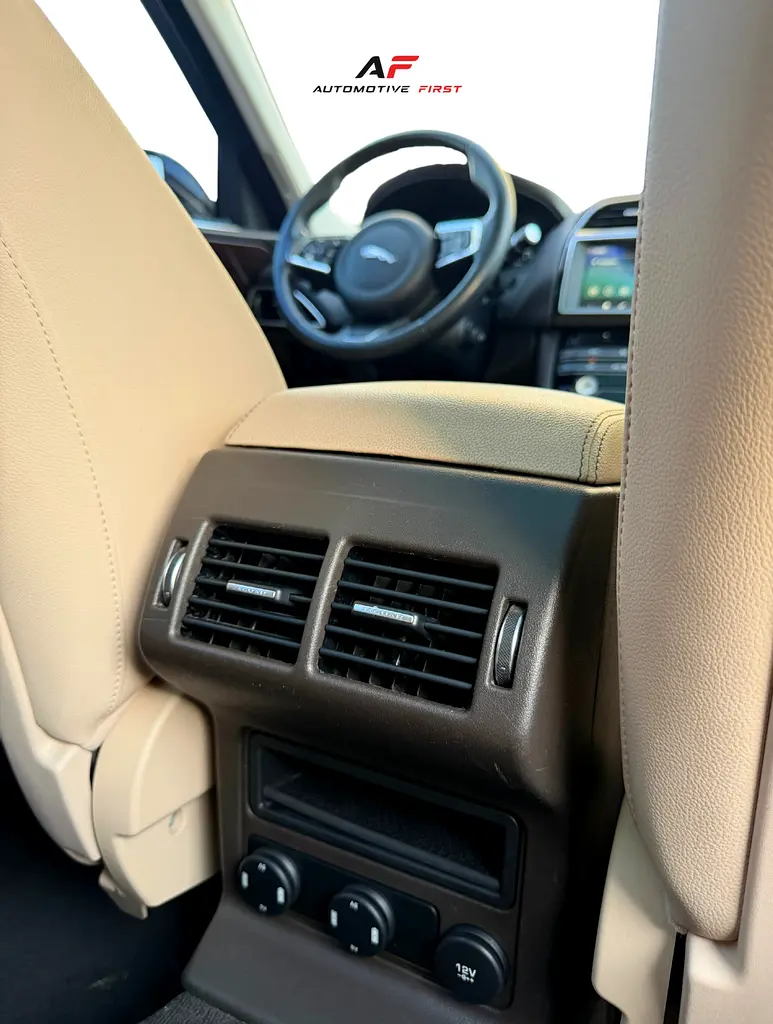 2018 Jaguar F-Pace 25T | Stunning Condition | GCC Specs - Image 19