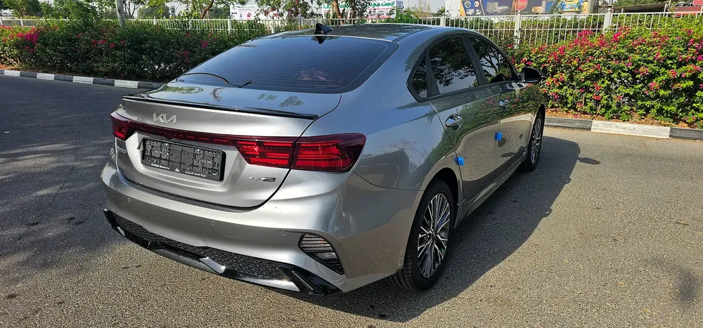 KIA CERATO GT LINE FULL 0PTION MODEL 2024 G.C.C KM 29000 ONLY F.S.H ACCIDENT FREE - Image 13