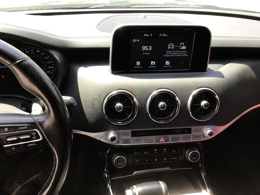 Kia Stinger GT  3.3L Twin Turbocharger V6 - Image 14