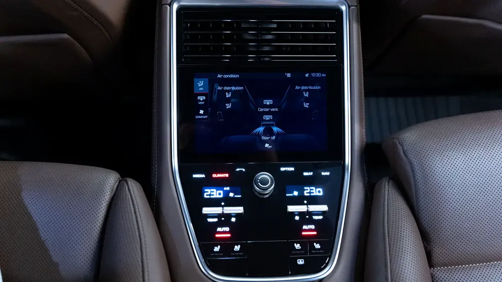 2018 Porsche Panamera Turbo - Japanese Specs - Image 18