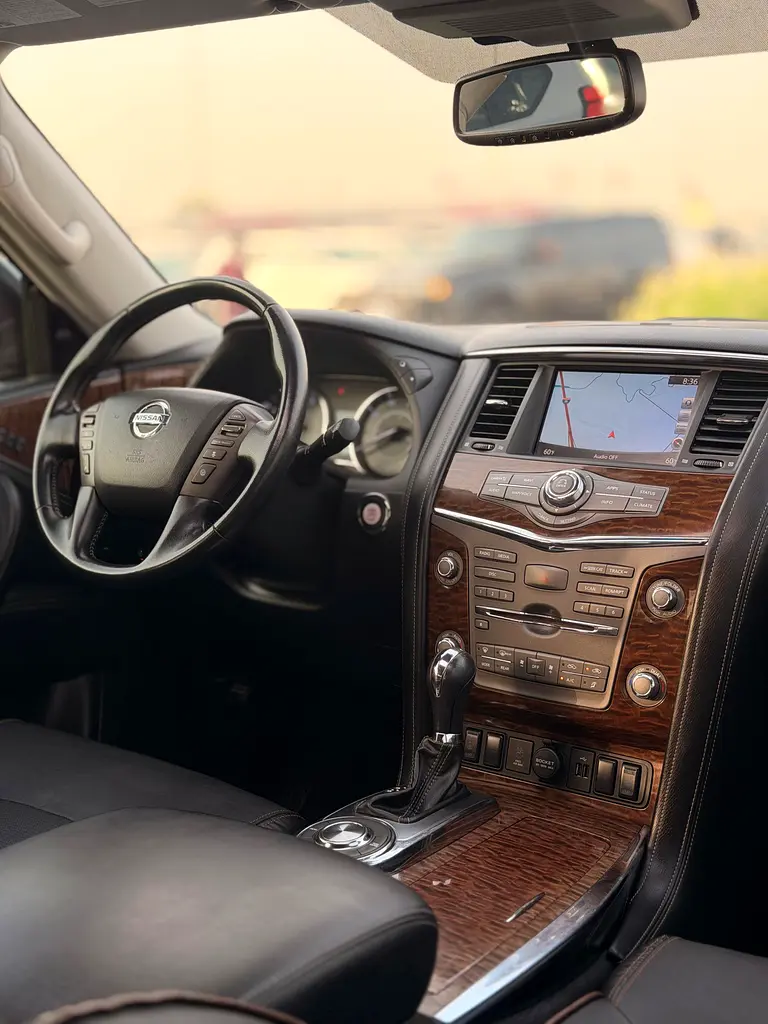 2020 Nissan Armada SE  -  Ready to Drive - FULL OPTION WITH SUNROOF - Image 11