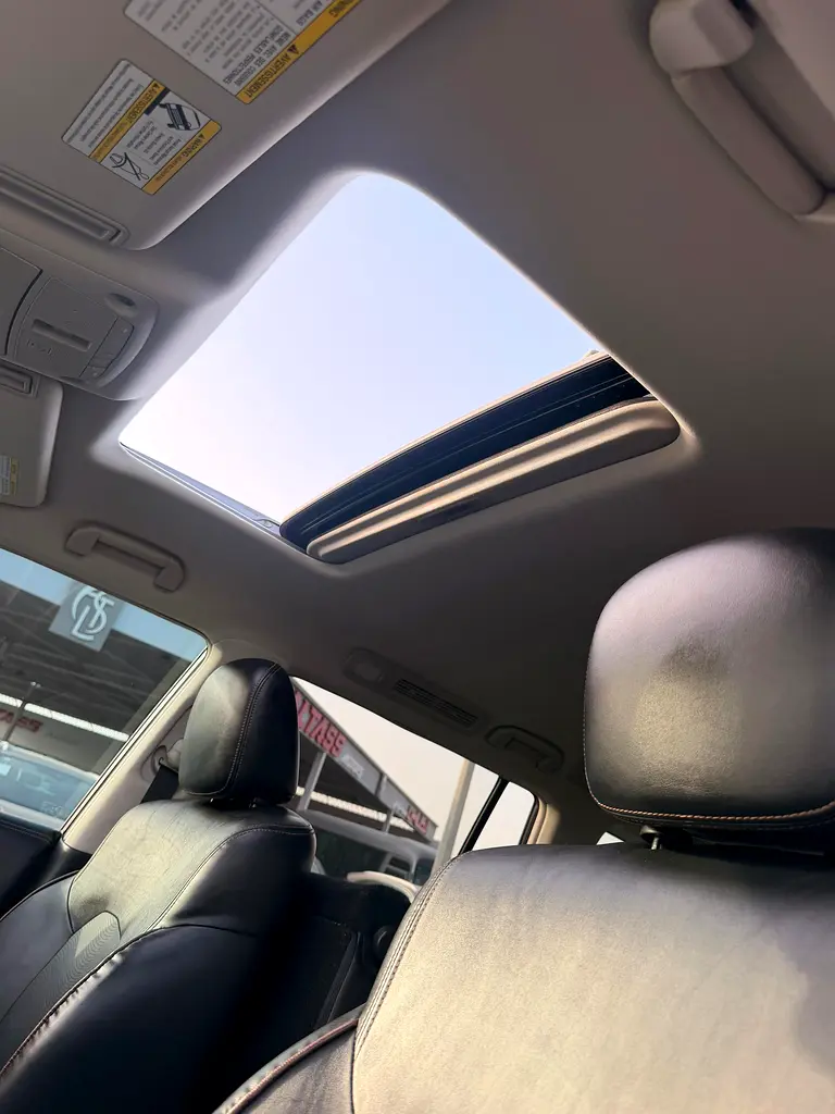2020 Nissan Armada SE  -  Ready to Drive - FULL OPTION WITH SUNROOF - Image 12
