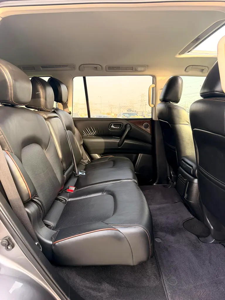 2020 Nissan Armada SE  -  Ready to Drive - FULL OPTION WITH SUNROOF - Image 13