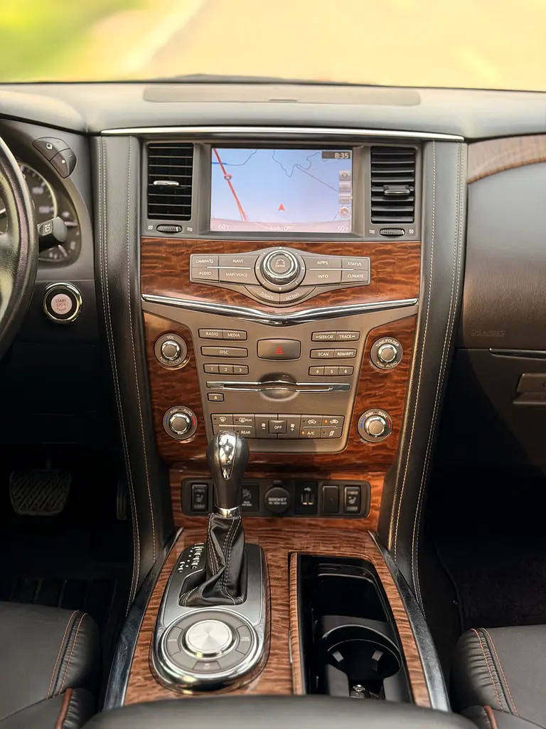 2020 Nissan Armada SE  -  Ready to Drive - FULL OPTION WITH SUNROOF - Image 6