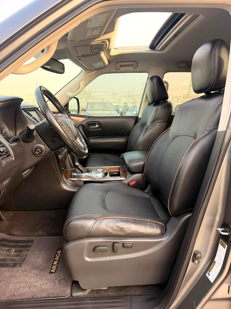 2020 Nissan Armada SE  -  Ready to Drive - FULL OPTION WITH SUNROOF - Image 7