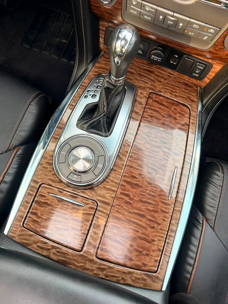 2020 Nissan Armada SE  -  Ready to Drive - FULL OPTION WITH SUNROOF - Image 9