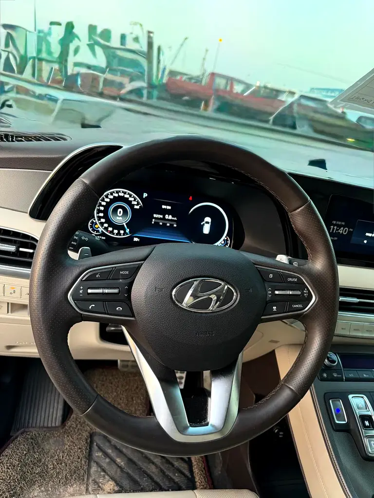 Hyundai Palisade Limited 2021 - Korean Specs - Excellent Condition - Image 17