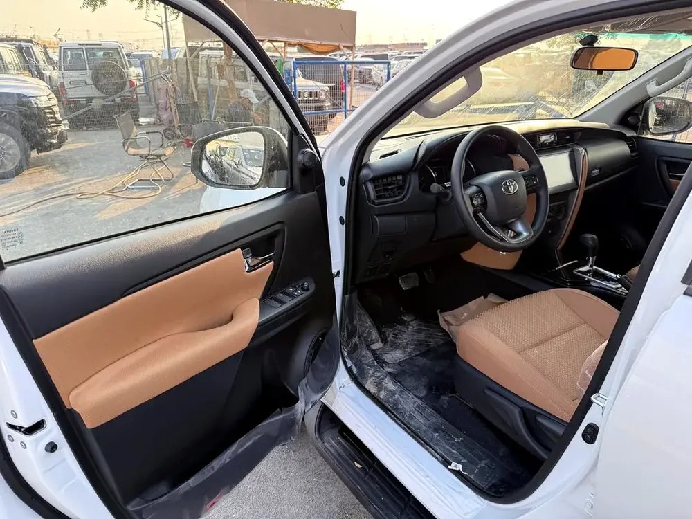 Toyota Fortuner EXR 2.4L 2026 GCC AT Diesel (Export Only) - Image 6