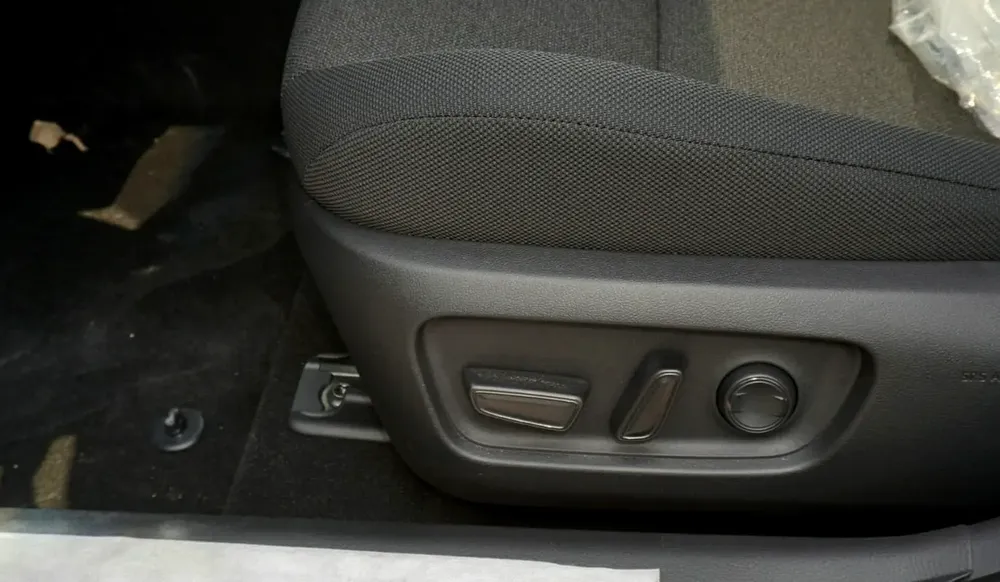 2026 TOYOTA CAMRY LE 2.5L PETROL - GCC - Image 9