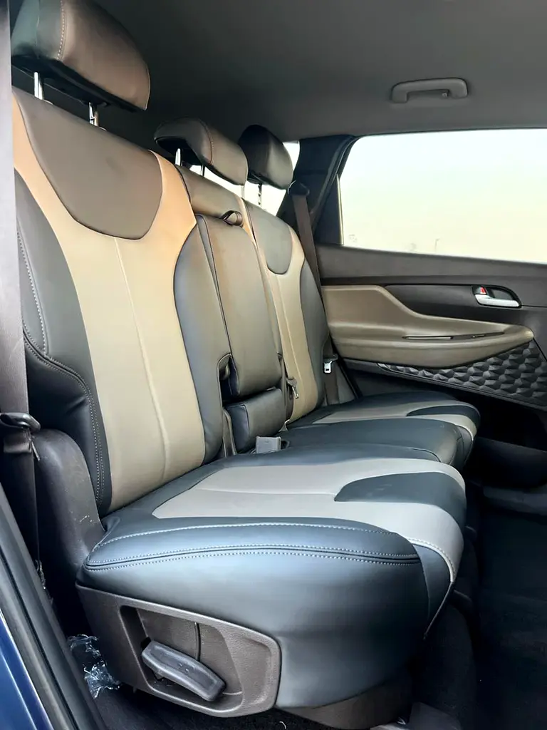 2019 Hyundai Santa Fe – 2.4L V4 – Mid Option – Leather Seats – Rear Camera** - Image 16