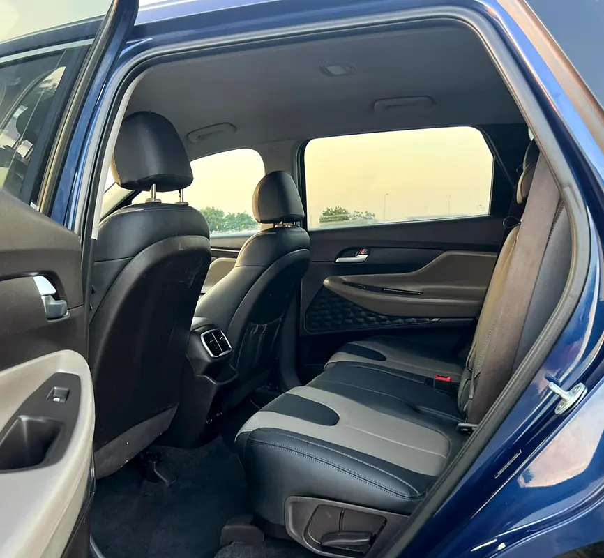 2019 Hyundai Santa Fe – 2.4L V4 – Mid Option – Leather Seats – Rear Camera** - Image 17