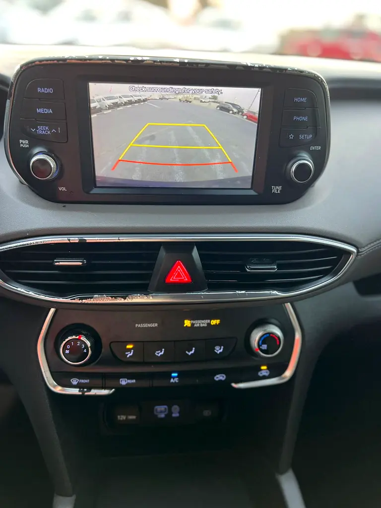 2019 Hyundai Santa Fe – 2.4L V4 – Mid Option – Leather Seats – Rear Camera** - Image 19
