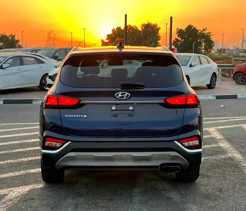 2019 Hyundai Santa Fe – 2.4L V4 – Mid Option – Leather Seats – Rear Camera** - Image 8