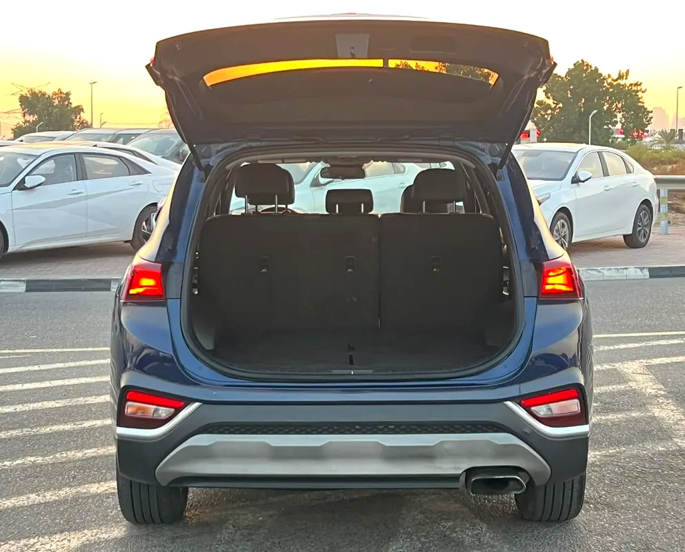 2019 Hyundai Santa Fe – 2.4L V4 – Mid Option – Leather Seats – Rear Camera** - Image 9