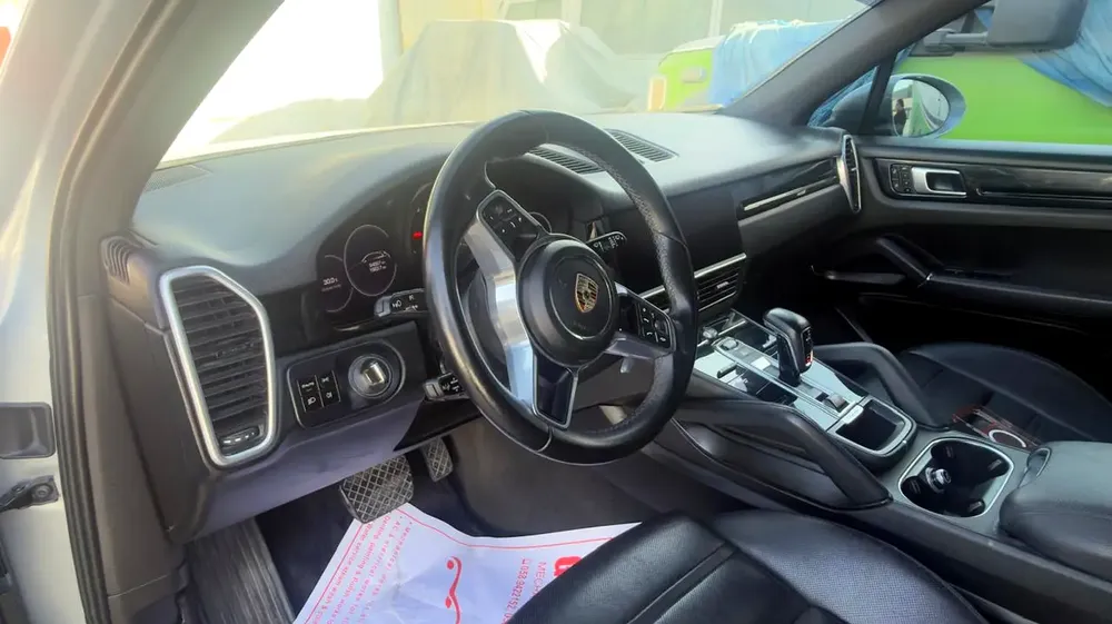 Porsche Cayenne 2021 - US - Finance Available - Image 9