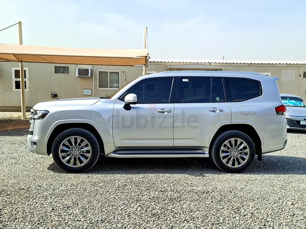 AED 3723/month | 2024 Toyota Land Cruiser  | GCC Specs | Ref#424604 - Image 5