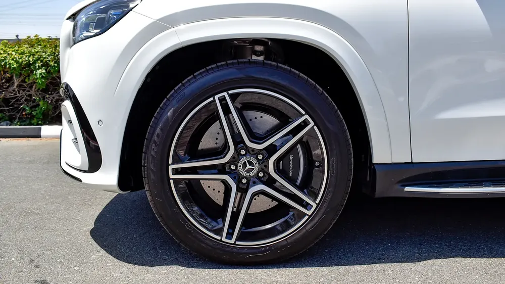 Mercedes-Benz AMG GLS450 SUV | New Facelift | GCC | 2024, 7 Seaters 3 Years Gargash Auto Warranty - Image 6
